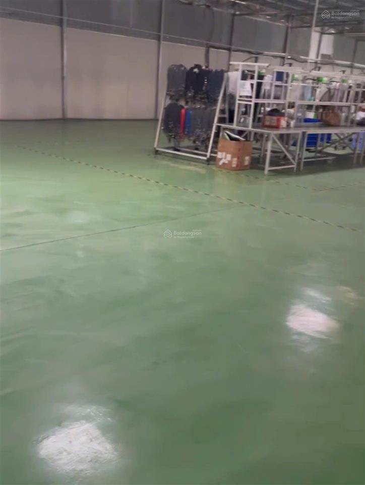 Kho 1.400m hoàng quốc việt 140 triệu/tháng