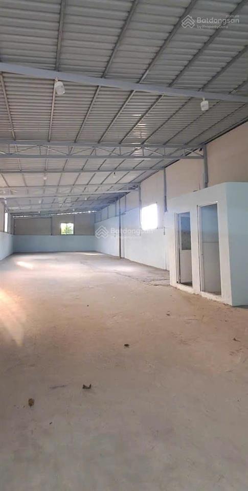 Cho thuê kho phạm hùng nối dài, nhà bè 300m 18tr/tháng xe tải 8 tấn