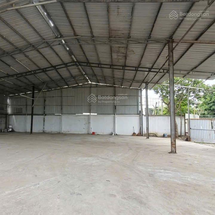 Cho thuê kho 1.200m phạm hữu lầu, nhà bè 80tr/tháng có thể tách diện tích kho đang xây