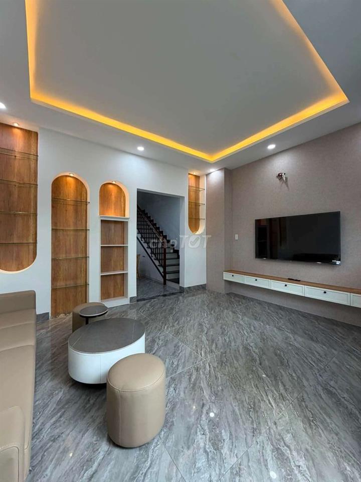 cho thuê nhà 4 tầng đường Trưng Nữ Vương trung tâm.thành phố