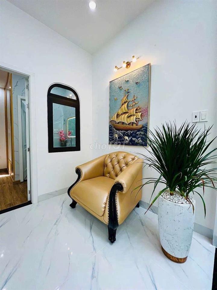 3-story house for rent, located on a 5.5m-wide street in Hoa Minh thuê