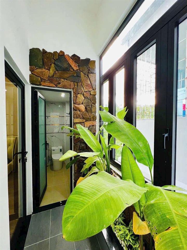 3-story house for rent, located on a 5.5m-wide street in Hoa Minh thuê