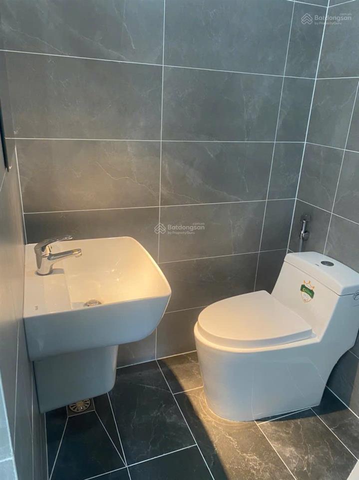 Cho thuê căn hộ dịch vụ khu dân cư 6b intresco, phòng mới tinh, toilet riêng, full nội thất