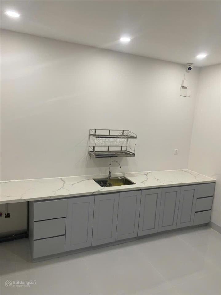 Cho thuê căn hộ dịch vụ khu dân cư 6b intresco, phòng mới tinh, toilet riêng, full nội thất