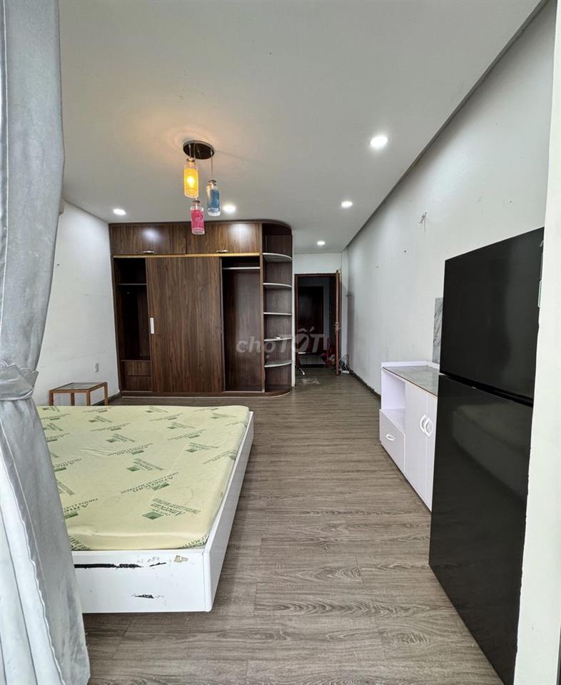 Phòng ban công Phan Huy Ích 40m2 full nt, tủ lạnh, tủ áo to, điện 3.5k