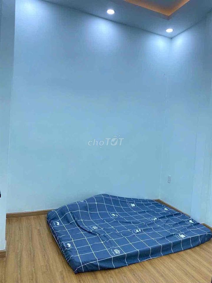 Cho thuê nhà nguyên căn. Đường Nguyễn Hữu Cảnh. Phường 22.Q. Bình Than
