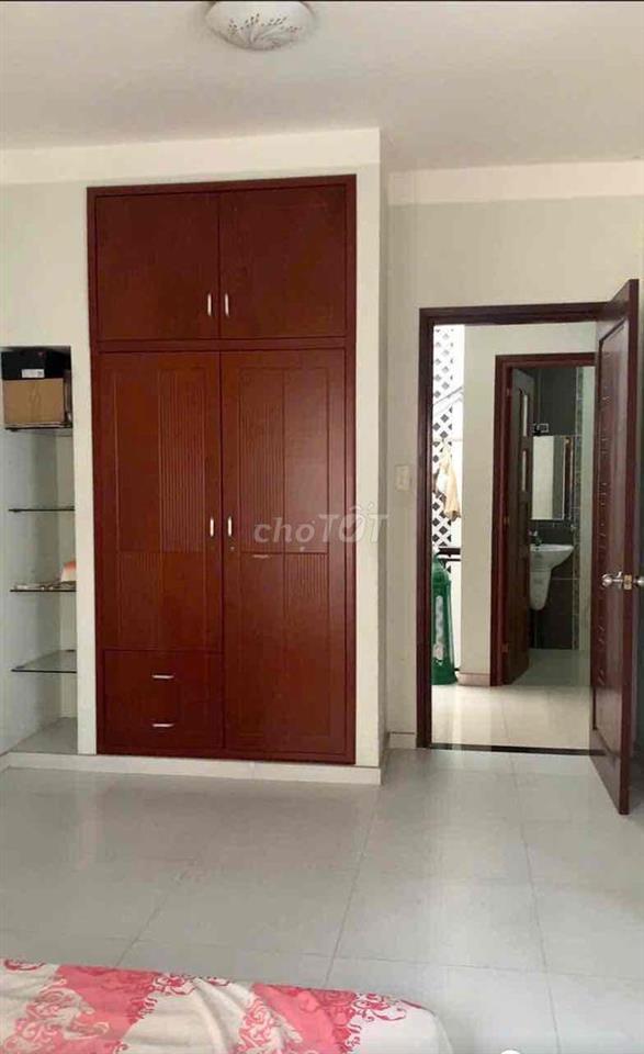 Cho thuê phòng có ban công. Đường Nhiêu Tứ.P7. Q. Phú Nhuận