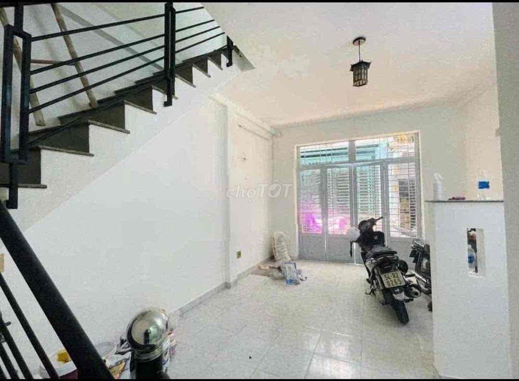 Cho thuê nhà nguyên căn.Đường Lạc Long Quân,Phường 10.Quận Tân Bình