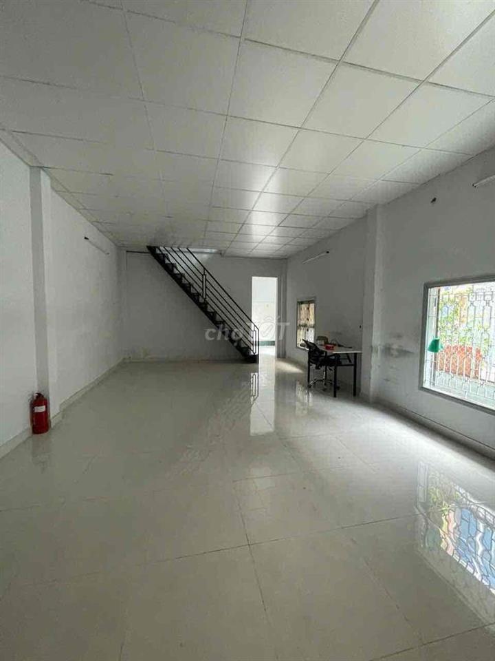 Cho thuê nhà nguyên căn. Đường Lạc Long Quân. Phường 8. Quận Tân Bỉnh