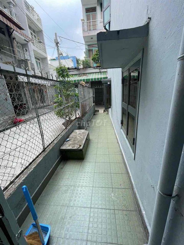 Cho thuê nhà nguyên căn. Đường Lạc Long Quân. Phường 8. Quận Tân Bỉnh