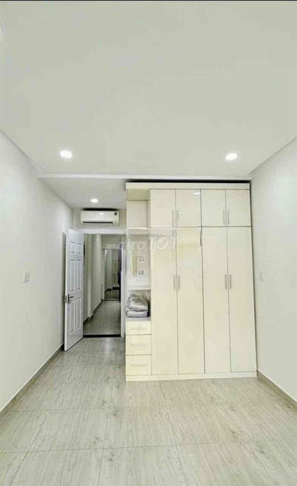 Cho thuê nhà nguyên căn. Đường Nhiêu Tứ,Phường 7. Quận Phú Nhuận