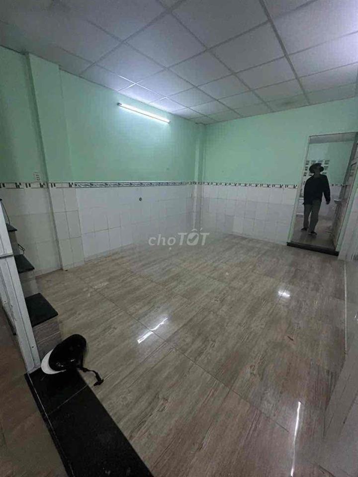 Cho thuê nhà nguyên căn. Đường Vĩnh Viễn, Phường 4. Quận 10