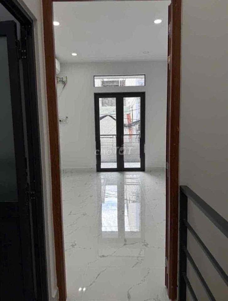 Cho thuê nhà nguyên căn. Đường Huỳnh Văn Bánh, Phường 13. Quận Phú Nhu