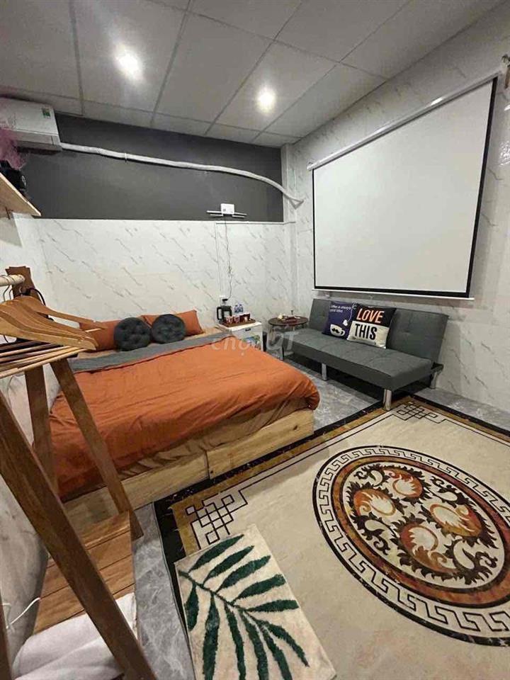 Cho thuê nhà nguyên căn.Đường Bùi Viện. Quận 1
