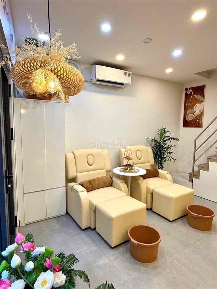 Nhà mặt tiền kinh doanh.Đường Nguyễn Thượng Hiền.P5.Q. Phú Nhuận
