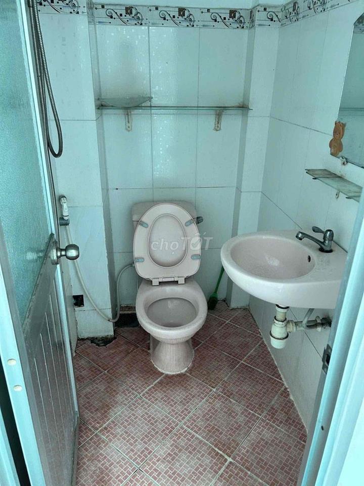 Nhà- Nguyên Căn- 3PN-3WC-Gia-13,5tr-TL-CMTT-P13-Q10