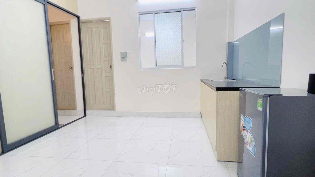 Cho thuê nhà. Nguyên Lầu 1. Lối đi riêng biệt.Nơ Trang Long.P12.Q.BT