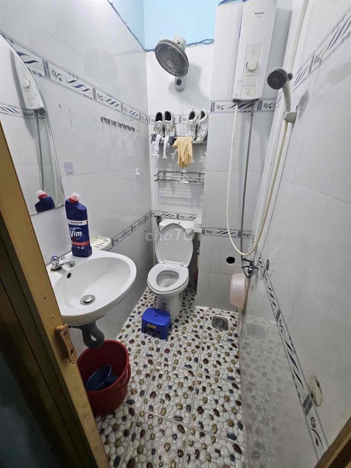 Phòng Có Ban Công. Giờ giấc tự do. Đường Hồng Lạc. P10.Q.Tân Bình