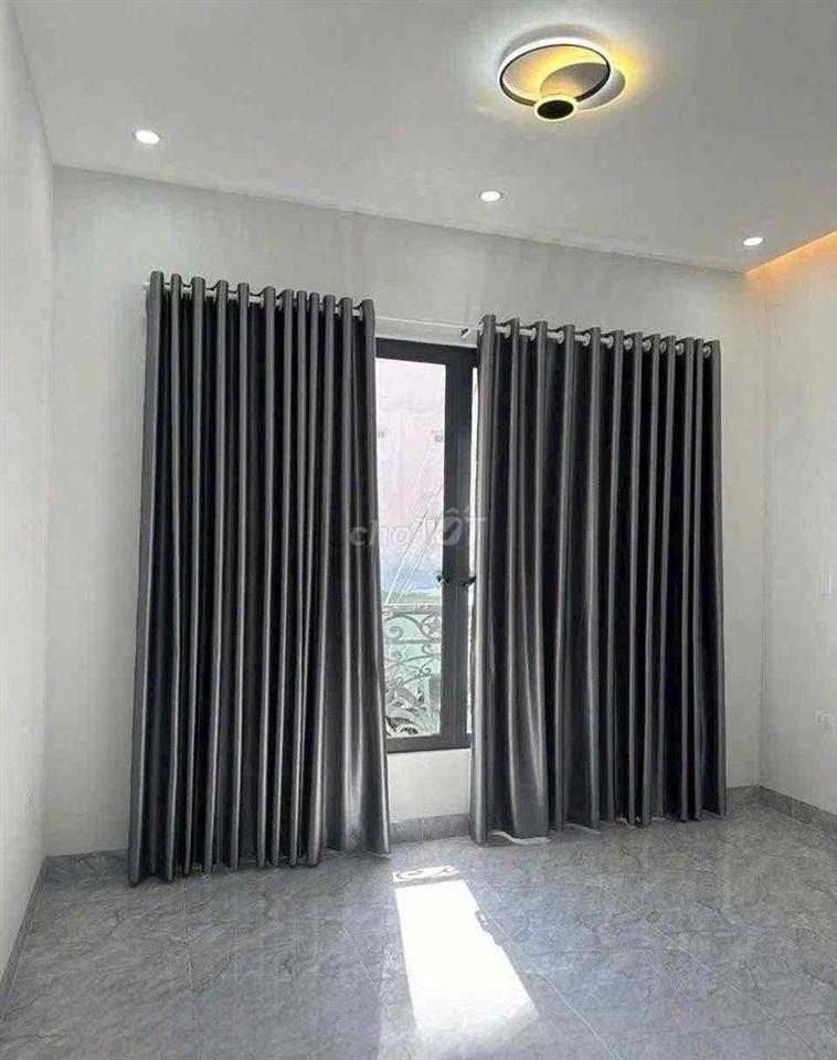 Nhà Mới Sạch Sẽ. Nguyễn Công Hoan. Phường 7. Q. Phú Nhuận