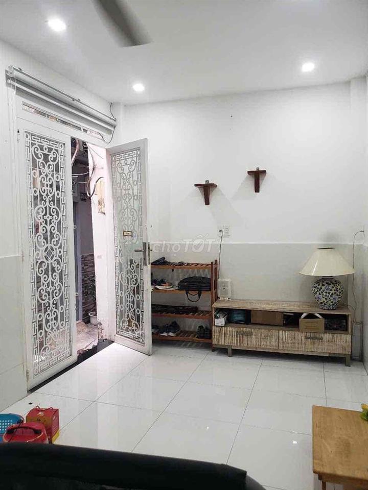Cho thuê nhà nguyên căn. Đường Nguyễn Phi Khanh.P.Tân Định.Q1