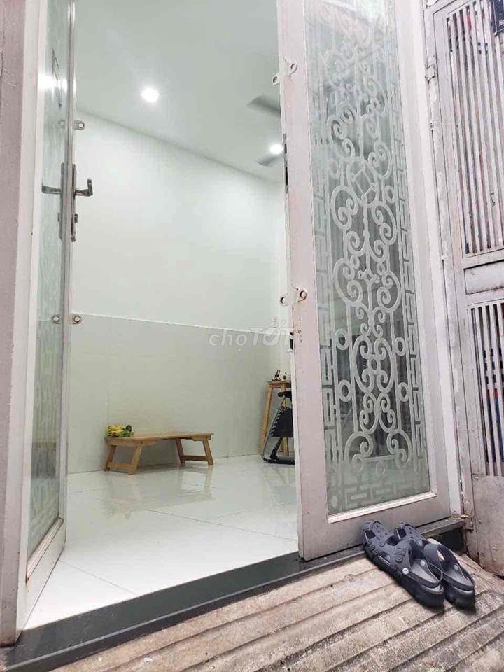 Cho thuê nhà nguyên căn. Đường Nguyễn Phi Khanh.P.Tân Định.Q1