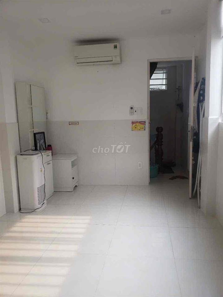 Cho thuê nhà nguyên căn. Đường Nguyễn Phi Khanh.P.Tân Định.Q1