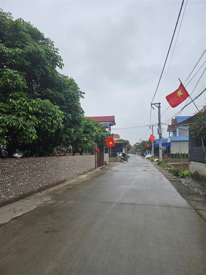 Bán đất 5m mt, đường bê tông 7m ở xã đông tảo, sát chợ, gần chân cầu ngọc hồi, 15' tới vin