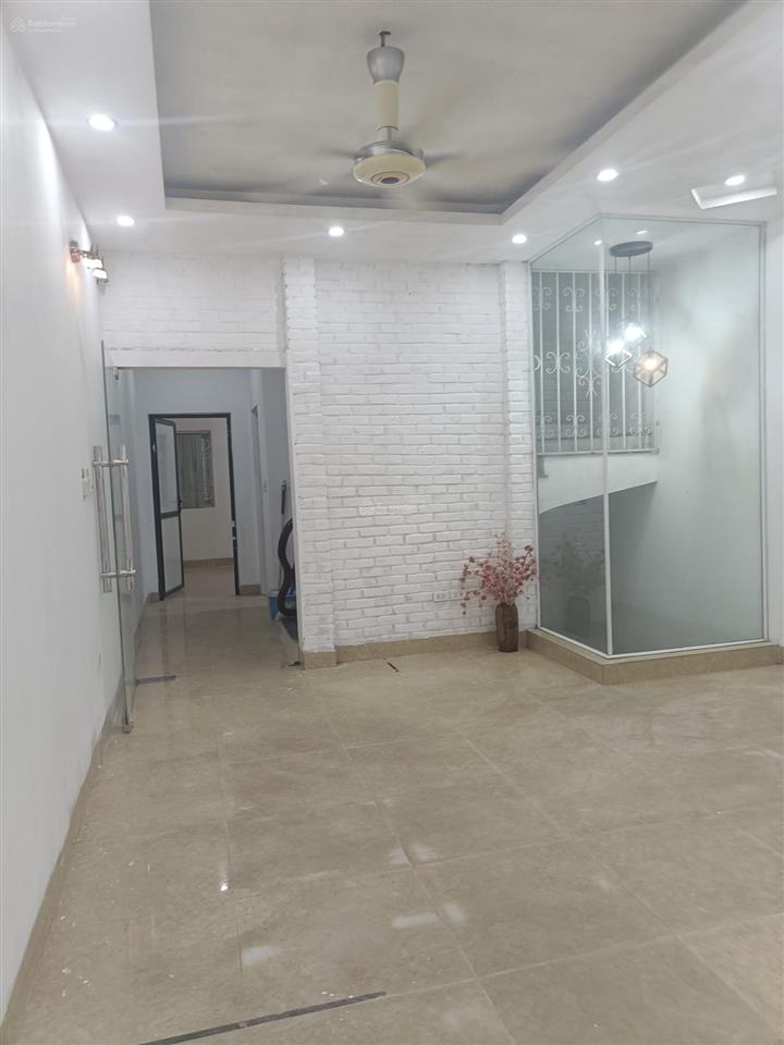 Cho thuê nhà liền kề mới tinh đẹp full đồ với không gian rộng rãi full tiện ích mà giá chỉ 16tr rẻ
