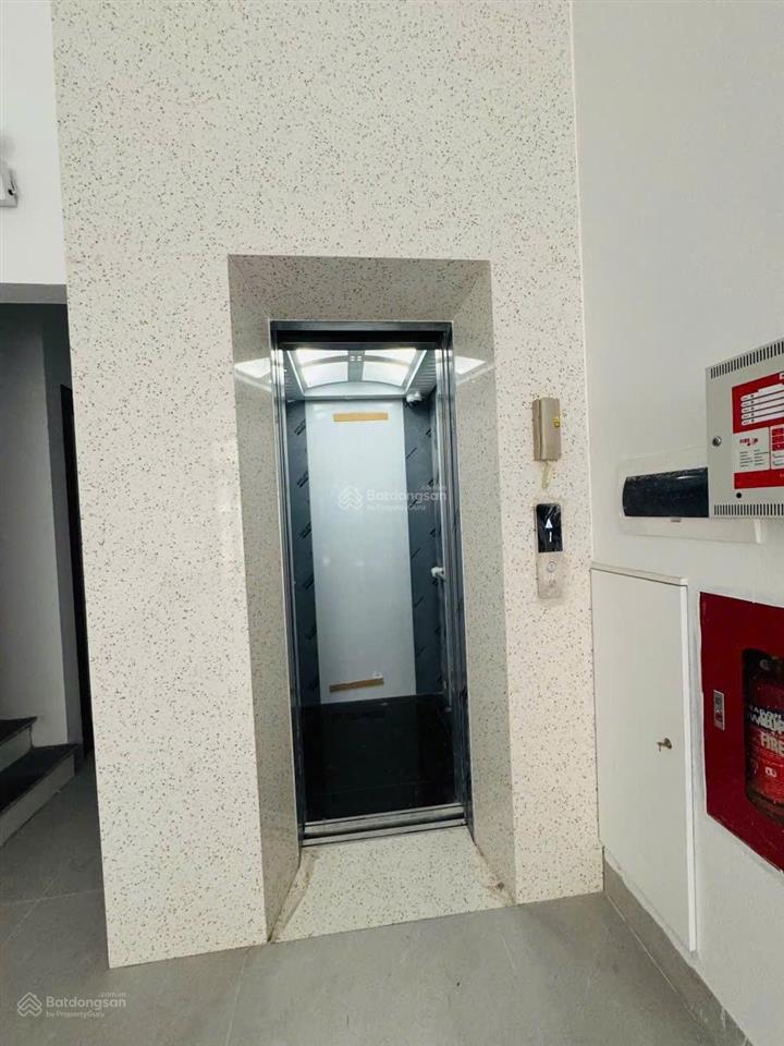 Không chê vào đâu được, quá đẹp, rộng rãi cho thuê căn hộ chỉ 3 phút ra ga cầu diễn thuận tiện
