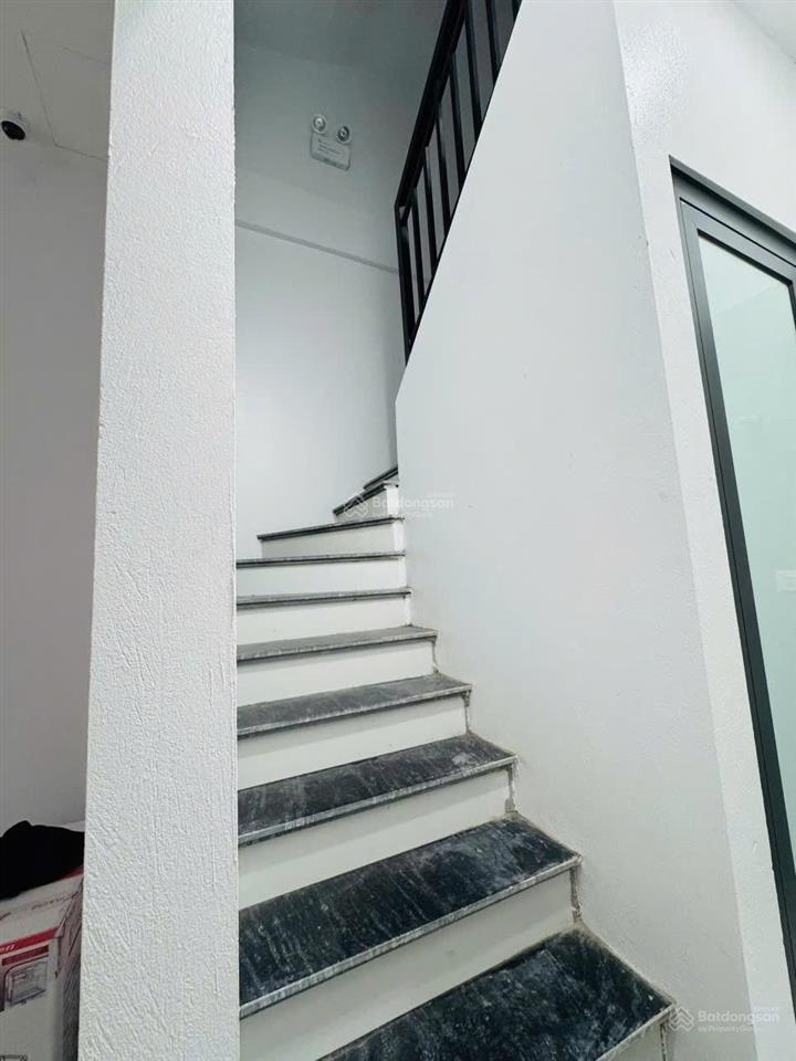 Không chê vào đâu được, quá đẹp, rộng rãi cho thuê căn hộ chỉ 3 phút ra ga cầu diễn thuận tiện