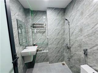 Không chê vào đâu được, quá đẹp, rộng rãi cho thuê căn hộ chỉ 3 phút ra ga cầu diễn thuận tiện