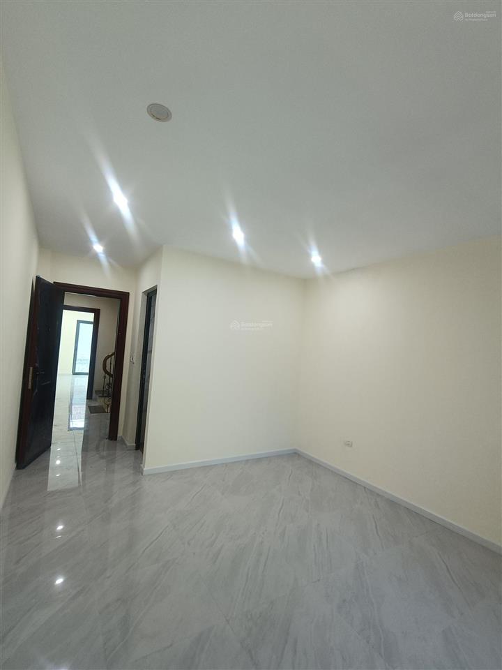 Gà đẻ trứng vàng miêu nha hàng xóm các kđt đẳng cấp 5 tầng thang máy full tiện ích giá chỉ 8tỷ250tr