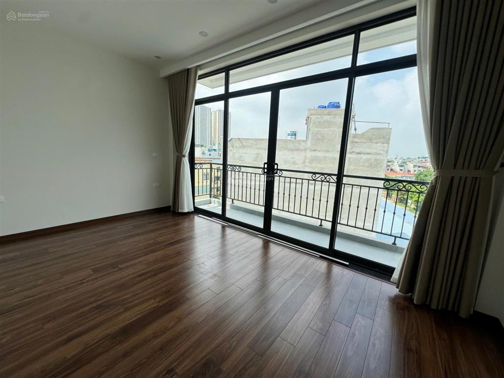 Đẹp quá mà giá quá rẻ, chủ nhà ra nước ngoài cần cho thuê nhà mới tinh 75m*6tầng thang máy