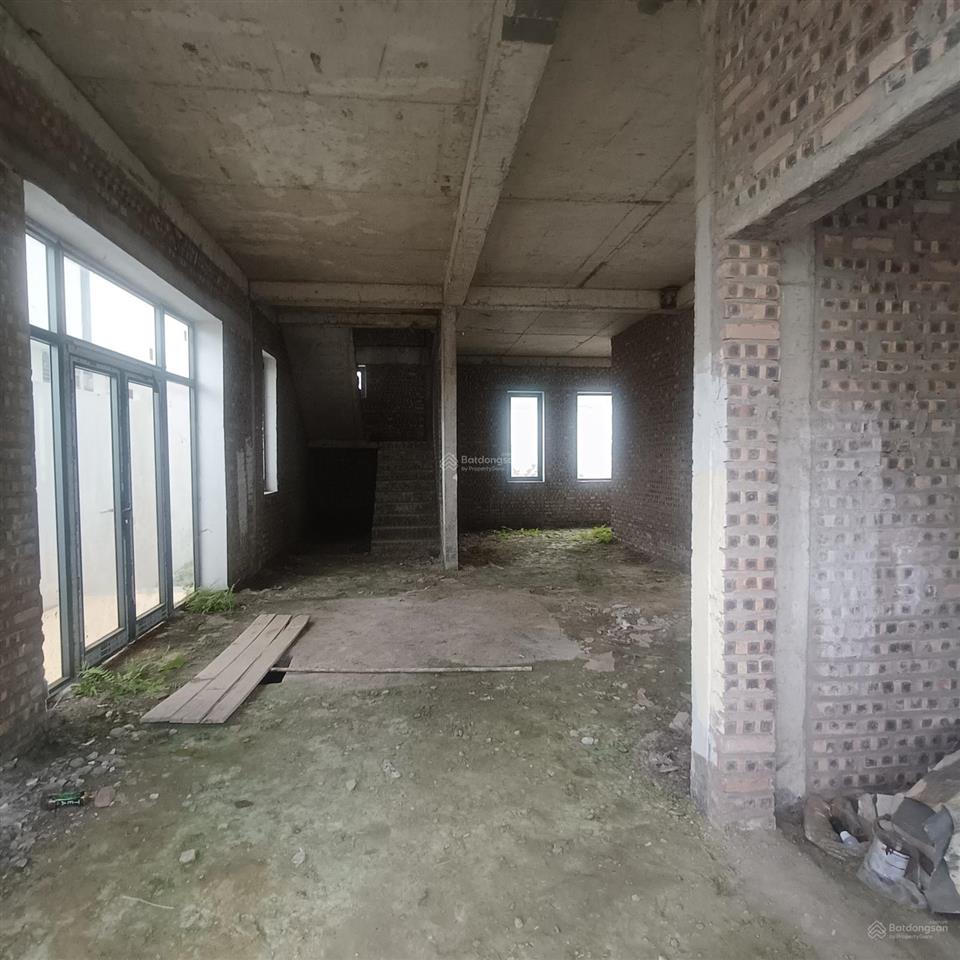 Cho thuê biệt thự thô góc đẹp, vị trí đắc địa 250m*3 tầng, giá chỉ 19.500k, thuê 78 năm đều ok