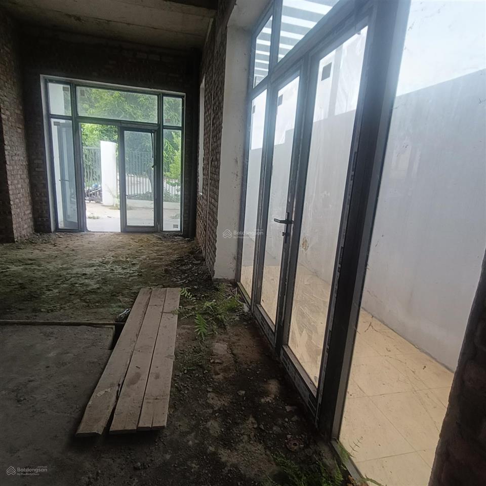 Cho thuê biệt thự thô góc đẹp, vị trí đắc địa 250m*3 tầng, giá chỉ 19.500k, thuê 78 năm đều ok