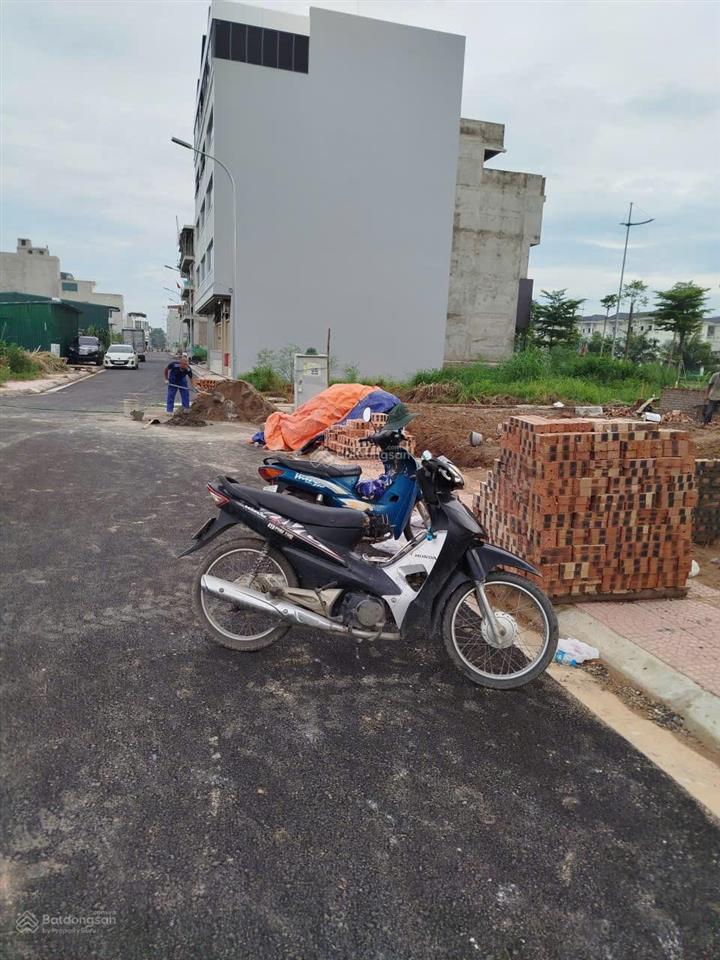 Vành đai 3.5 mới tinh quá rẻ cho thuê kho xưởng 240m, mặt tiền 15m, thuận tiện, giá rẻ