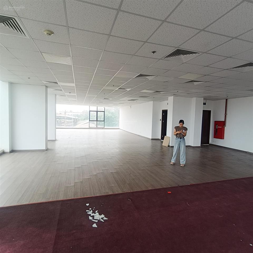 Coma6 đường 70 cho thuê văn phòng giá rẻ, diện tích 80m2 thuận tiện đủ bề