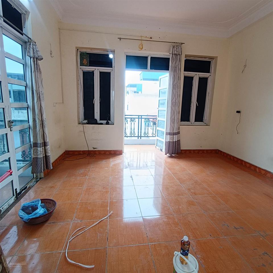 Cho thuê nhà nguyên căn 75m* 4tầng rộng thênh thang tiện ích đủ bề giá chỉ 11tr5 còn bớt