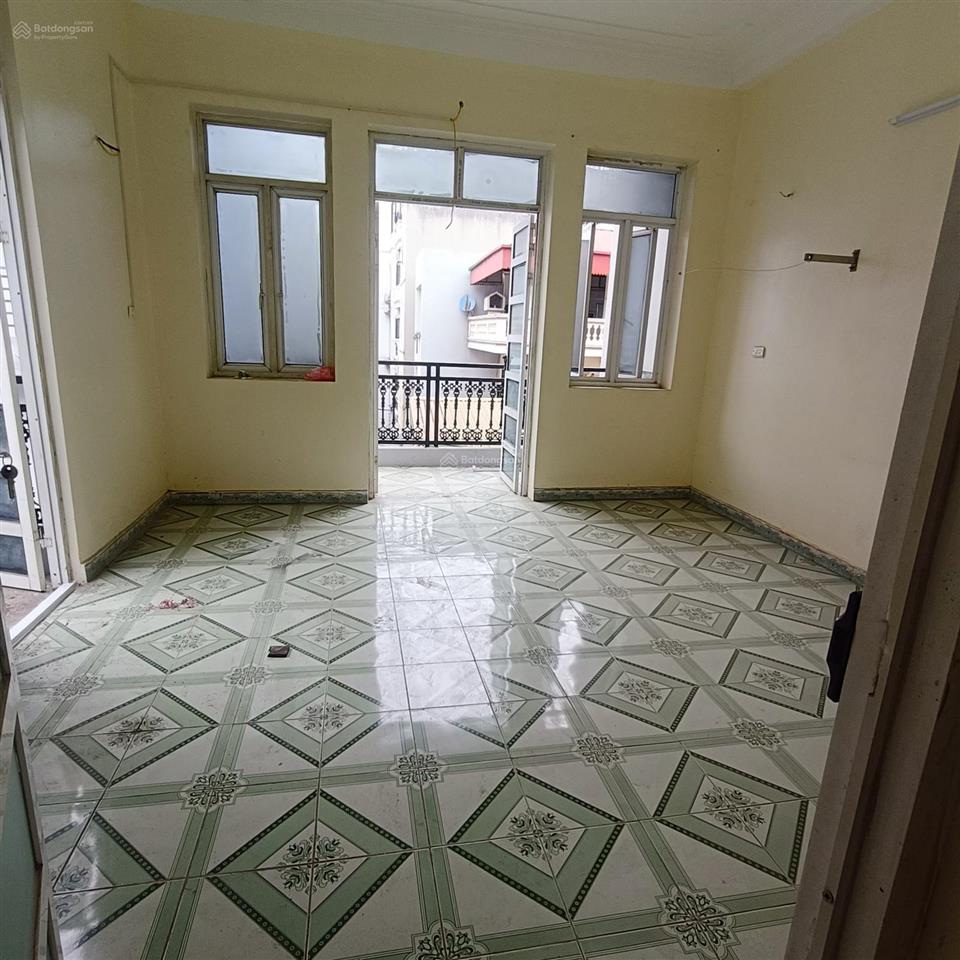 Cho thuê nhà nguyên căn 75m* 4tầng rộng thênh thang tiện ích đủ bề giá chỉ 11tr5 còn bớt