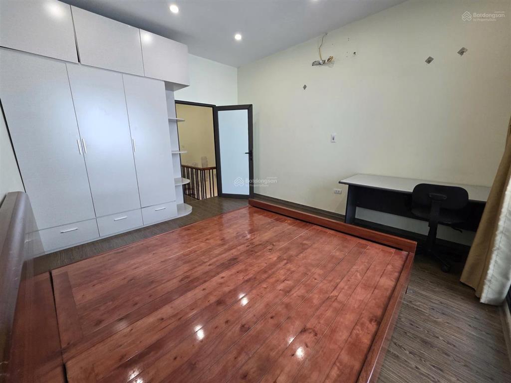 Bán nhà cấp 4 dân xâycách qlo 6 chỉ 200mô tô con đỗ cửabiên giang, hà đông (cũ)