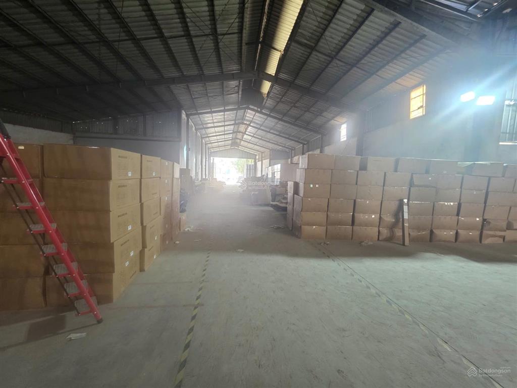 Cho thuê 1600m2 kho xưởng, xe container đỗ cửa tại phú nghĩa, hà nội
