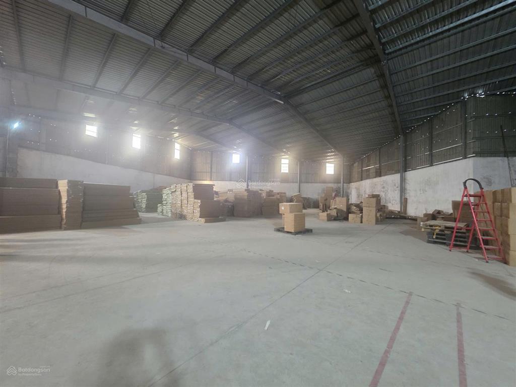 Cho thuê 1600m2 kho xưởng, xe container đỗ cửa tại phú nghĩa, hà nội
