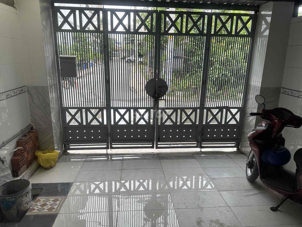 cho thuê nhà cấp 4 mặt tiền đường 49 , hiệp bình thủ đức