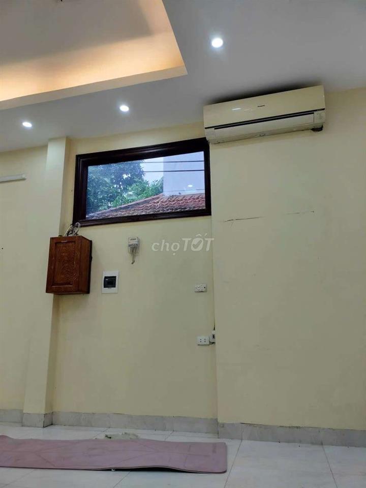 Cho thuê mặt sàn tầng 1 làm văn phòng