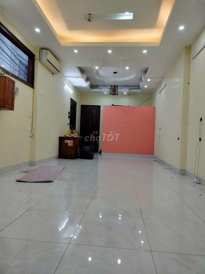 Cho thuê mặt sàn tầng 1 làm văn phòng