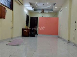 Cho thuê mặt sàn tầng 1 làm văn phòng
