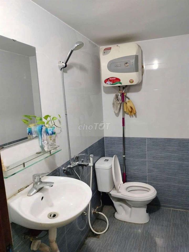 Cho thuê mặt sàn tầng 1 làm văn phòng