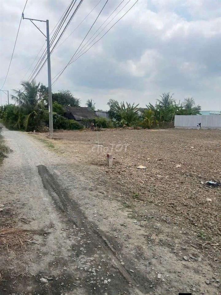 cần bán gấp 452m² đất có 100m² thổ giá chỉ 360