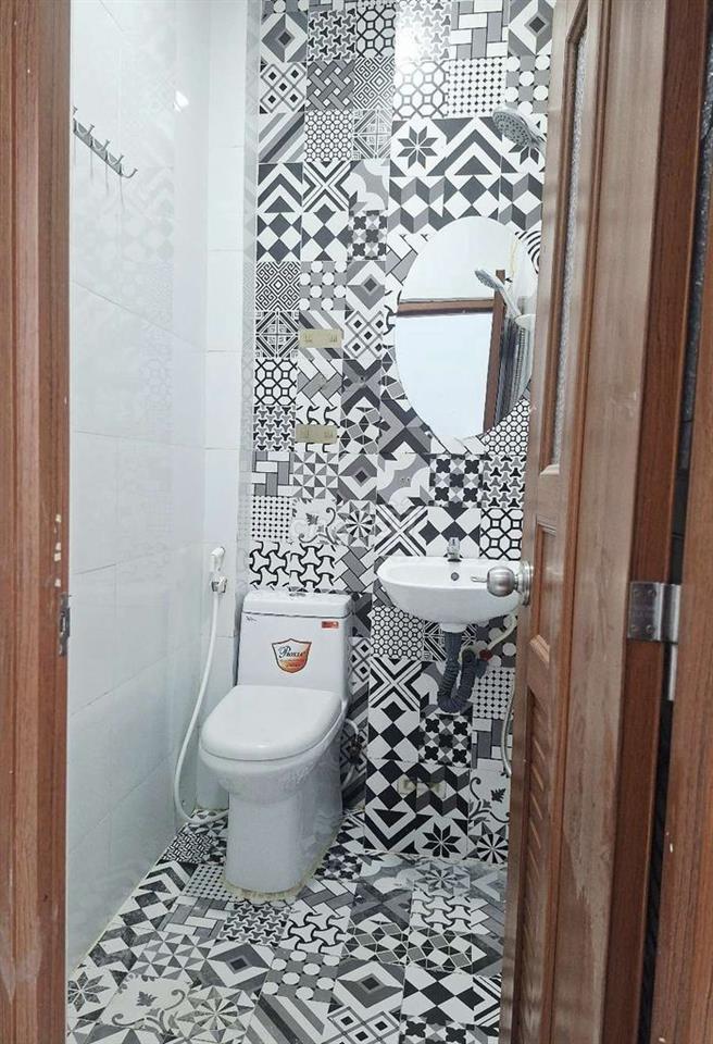 cần bán nhà full nội thất 1 trệt 2 lầu khu Ẩm Thực Vĩnh Khánh