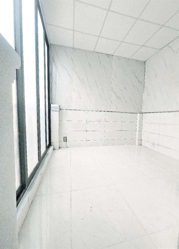 cần bán nhà full nội thất 1 trệt 2 lầu khu Ẩm Thực Vĩnh Khánh